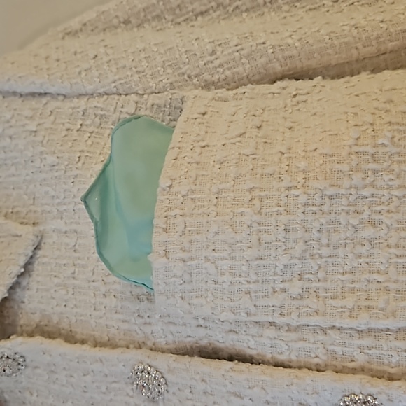 Chic H & M White Tweed Cropped Jacket - Picture 3 of 9